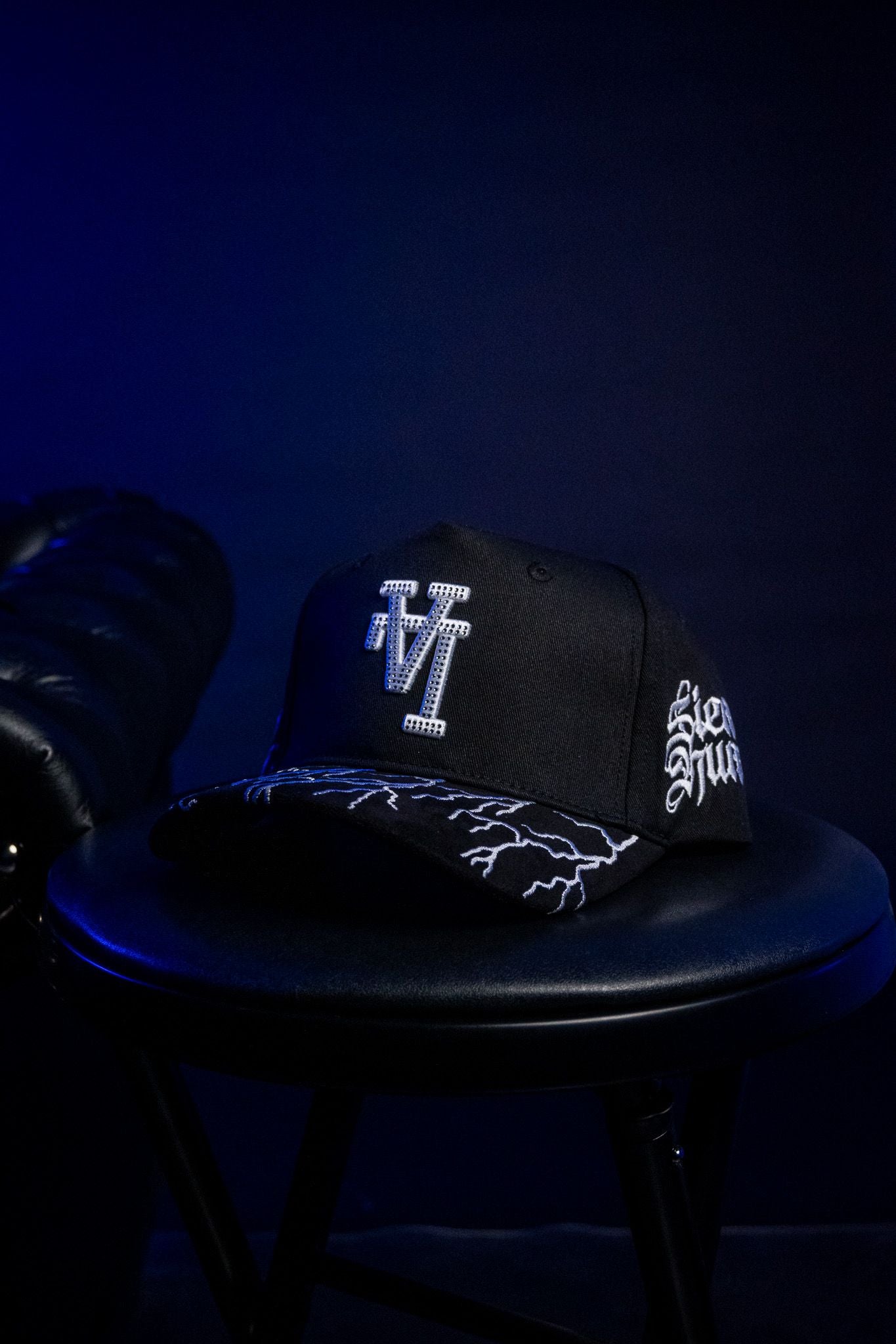 LA DIAMONDS LIGHTNING